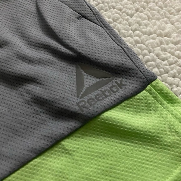 🆕 REEBOK Shorts - Size 6/7 - Picture 4 of 7